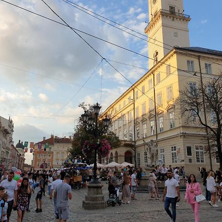 4 Bedrooms Apartment In The Old City Львів Екстер'єр фото